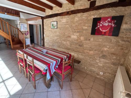 宴會廳, La maison d Ans l Charmante maison en pierres apparentes l LMDA24 in 拉布瓦錫熱當斯