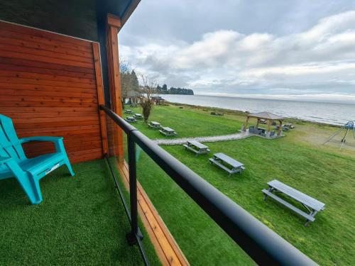 Sea Edge Beachside Hotel in Parksville