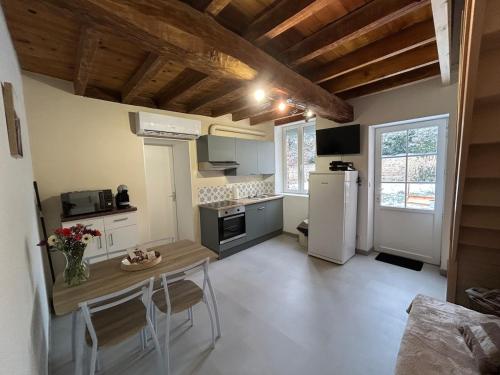 Maison avec terrasse et jardin
