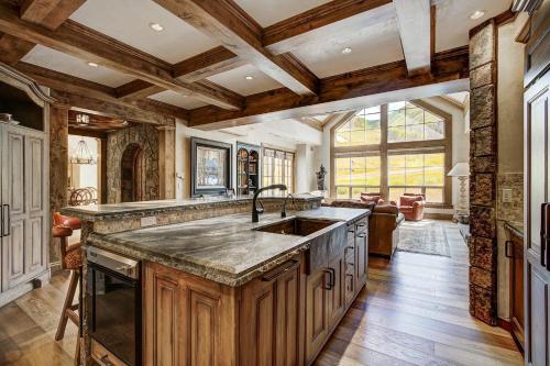 Lodge at Vail, A RockResort by Vail Resorts, Vail (photo 3)