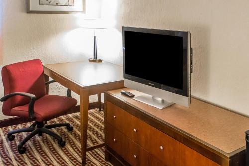 Economy Inn & Suites in Warren, USA