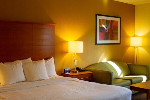 University Hotel & Suites Shippensburg, Trademark by Wyndham