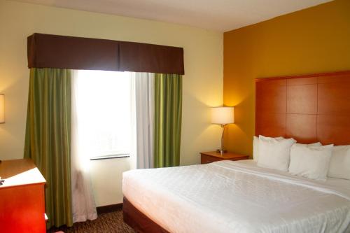 University Hotel & Suites Shippensburg, Trademark by Wyndham