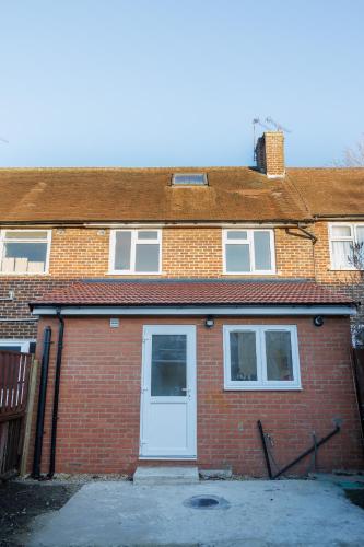 West London Spacious Modern House Garden Driveway London