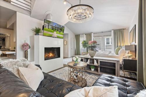 Modern 2BR Dallas Loft w Private Outdoor Terrace – khách sạn tại Đông Dallas