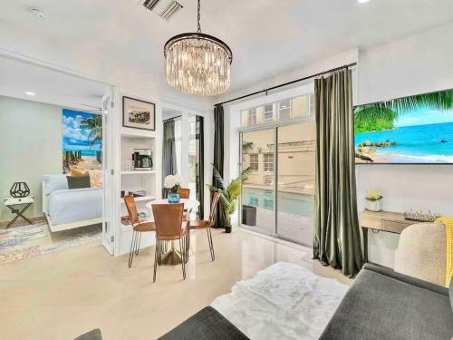 Park Place South of Fifth in Miami Beach, USA