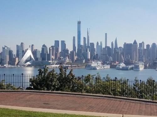 Nearby attraction, Private room B in West NYNJ 12mints from NYCity Times Square in West New York