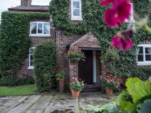 Ieeja, Ash Farm Country Guest House in Little Bollington