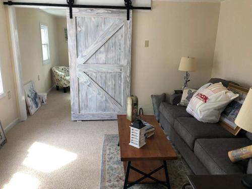 Morning Dove - Hidden Brookside Cottage in the Woods - Hot Tub - Fire Pit - Pet-Friendly - Seneca & Keuka Wine Trails - image 10