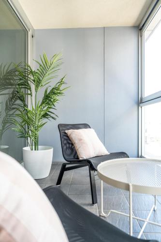 Infinity on Morphett - Stay Central in the CBD - image 2
