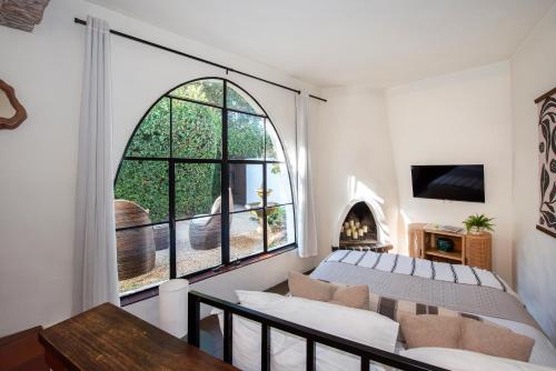 Casa Blanca Suite A1 - New, Private, Cozy! in Montecito, USA