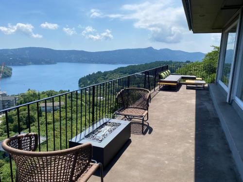 箱根 湖と山を独り占め