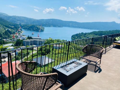 箱根 湖と山を独り占め