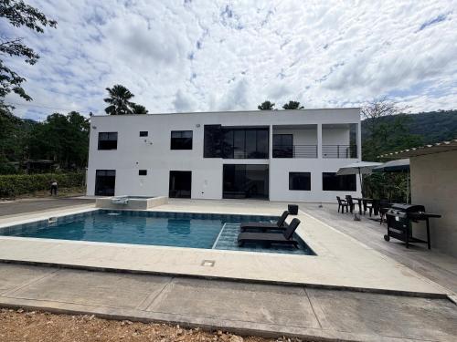 Villa Betty- Villeta Cundinamarca