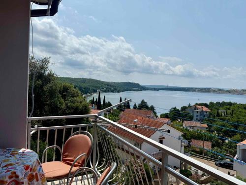 Apartments in Omisalj/Insel Krk 13342 - Omišalj