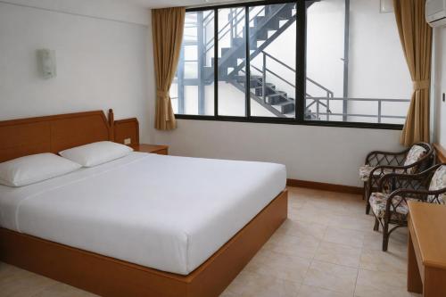 room detail thumbnail 0