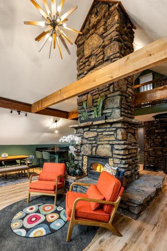 Modern A Frame Cottage in Prairie Creek (AR)