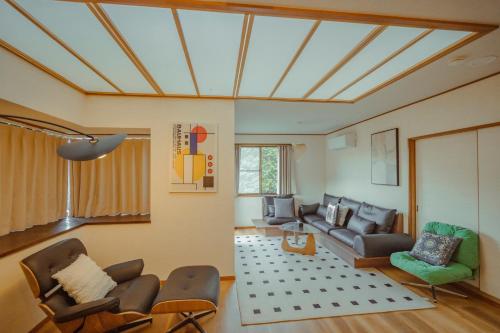 熱海 相の原 一軒家まるまる貸切 in Ainoharacho