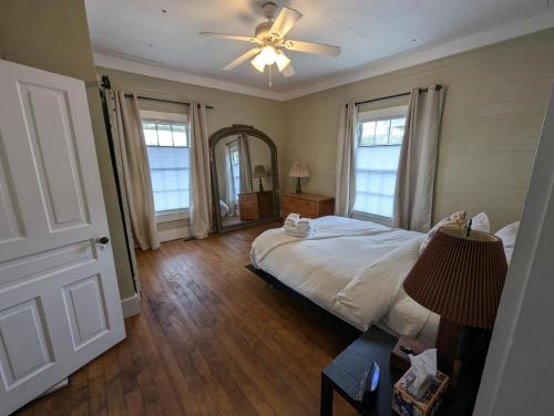 Renovated Mill House In Historic Golden Belt in Durham, USA