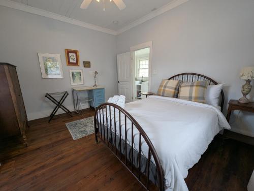 Renovated Mill House In Historic Golden Belt in Durham, USA