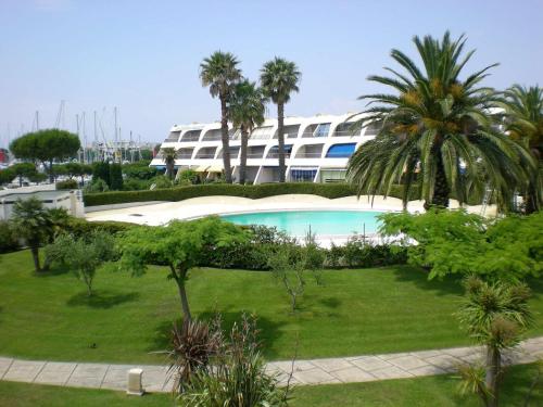 Appartement 2 Pièces avec Terrasse et Jardin, 4 Couchages, Animaux Admis, Parking - Port Camargue - FR-1-731-149