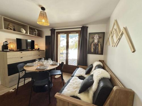 Appartement cosy 2 pièces, terrasse, casier à skis, parking commun