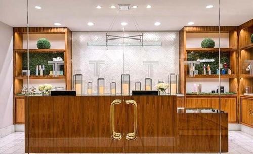 Modern Renovated Studio in Trump - main image