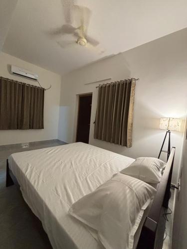 Laasya Homes YK1- Comfortable family-friendly stay in Jeppinamogaru