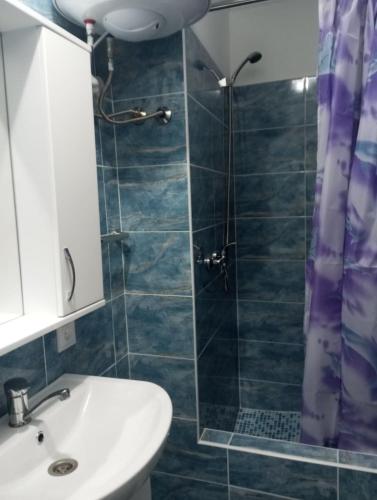 淋浴間, ApartHotel EURO in 卡胡爾