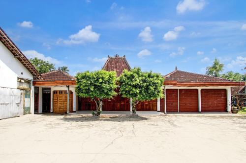 Entrance, Hotel O Joglo Menoreh Resto & Homestay in Sendangagung