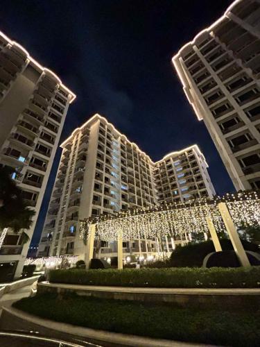 Vintage Luxx-Solemare Parksuites Free Pool Access!, Манила