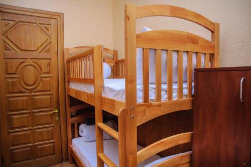 1 twin bed
