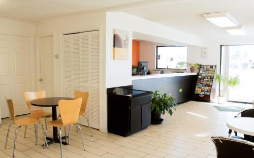 Motel 6-Cookeville TN - image 3