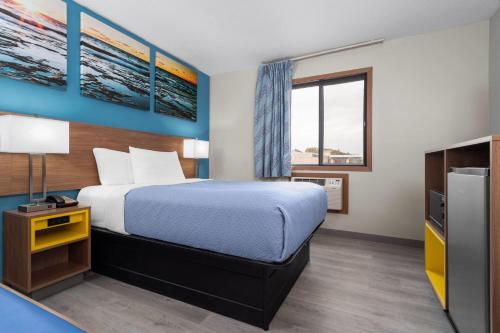Days Inn by Wyndham Austin - image 9