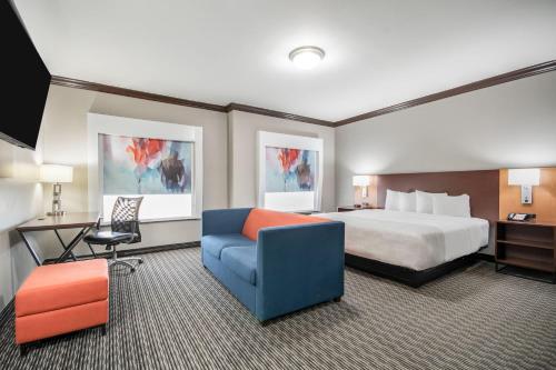 Hawthorn Suites by Wyndham Lubbock - image 14