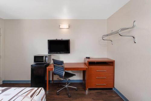 Travelodge by Wyndham Albuquerque West in Albuquerque, USA