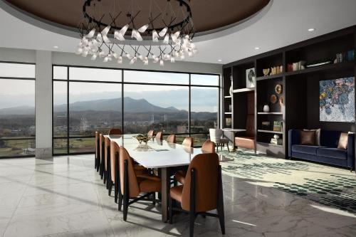 Lobby, Tempo by Hilton Pigeon Forge in Mt Zion