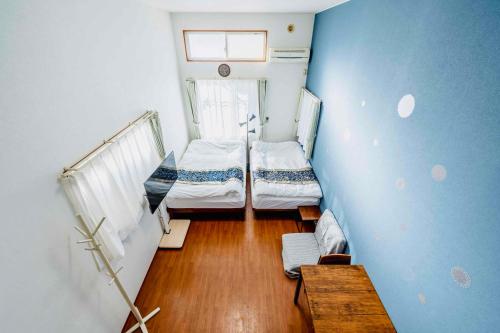 Opening January 2026 Just a five minute walk from Tabata Station on the Yamanote Line with direct access to Ikebukuro Shinjuku Shibuya and Ueno Comfortably sleeps 3 accommodates up to five guests