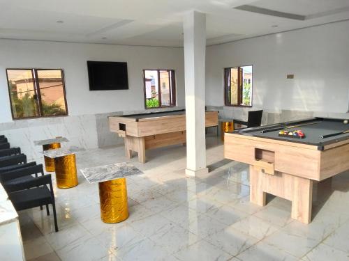 KINGSAMYSTAR HOTEL and SUITES in Asaba
