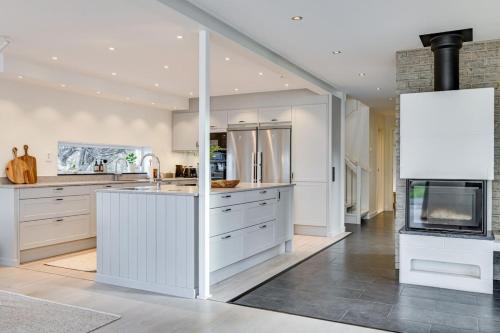 Beautiful Modern Home Near the Beach in Apelviken