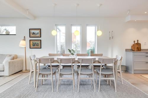 Beautiful Modern Home Near the Beach in Apelviken