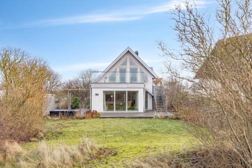 Beautiful Modern Home Near the Beach in Apelviken