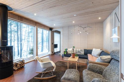 A unique lakeside cottage in Ylikyla