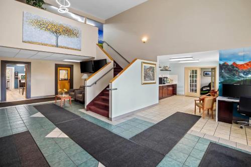 Quality Inn - image 6