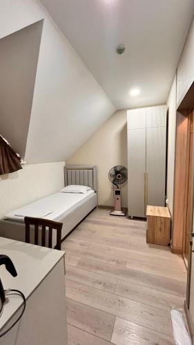 1 twin bed