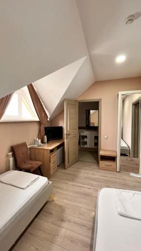 2 twin beds