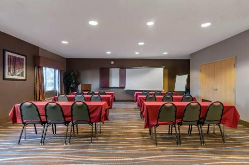 Comfort Inn & Suites Lees Summit -Kansas City - image 12