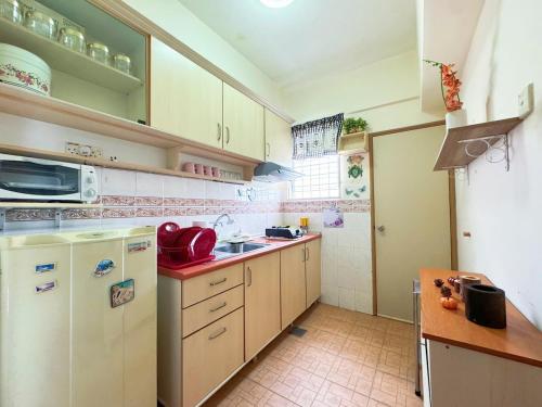 Beachfront Bliss – 3BR Sea View Glory Beach PD in Taman Tuah Batu