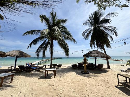 Restaurant, Amor Resort Koh Rong in Coconut Beach