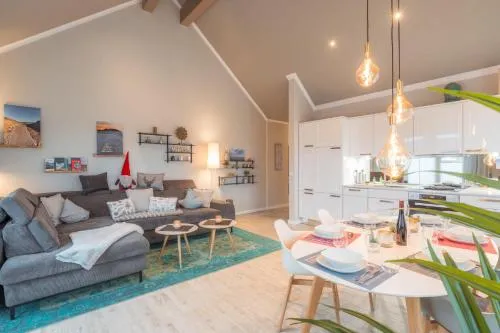 Premium Penthouse LopiLoft, Am Alten Deich 12 5 in Varel, Deutschland